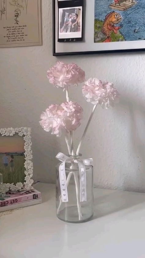 Diy Floral Backdrop, Toilet Paper Flowers, Peony Tutorial, Paper Peony, Diy Crafts Love, Easy Diy Room Decor, Book Crafts Diy, Instruções Origami, Diy Birthday Gifts For Friends