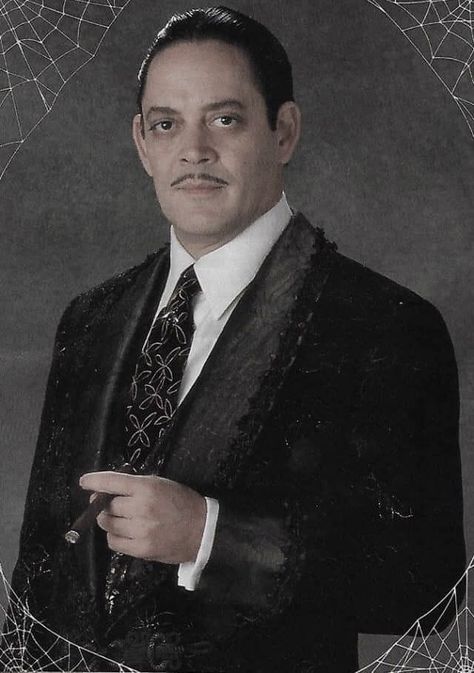 Gomez Costume Addams, Gomez Addams Make Up, Hear Me Out Characters Men, Gomez Makeup Addams Family, Gomez Addams Raul Julia, Gomez Addams Makeup, Gomez Addams Drawing, Adams Family Makeup, Adams Family Characters