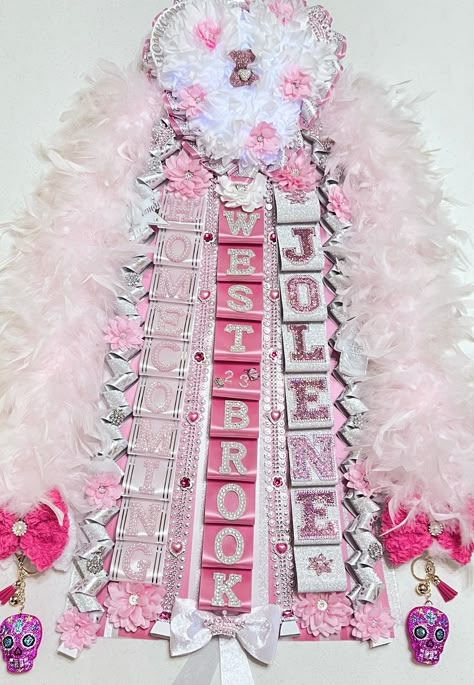 This has all the bells and whistles - PINK & White Triple Ultra BLING GLAM Lighted Homecoming Mum. Perfect for the Homecoming week celebrations. Get a coordinating boyfriend/girlfriend garter/mum or matching between BFF's. Great for that special football, volleyball, basketball game.  This Listing includes a 1 Triple Mum. This mum measures approximately 14"-16" across and 35"-40" in length. Length can be shortened if requested.  PLEASE READ   Order should be placed no less than 18 days before da Lilac Mums Homecoming, Garter Mum, Unique Homecoming Mums, Hoco Mums, Homecoming Mums Senior, Senior Hoco, Senior Mums, High School Homecoming, Texas Homecoming Mums