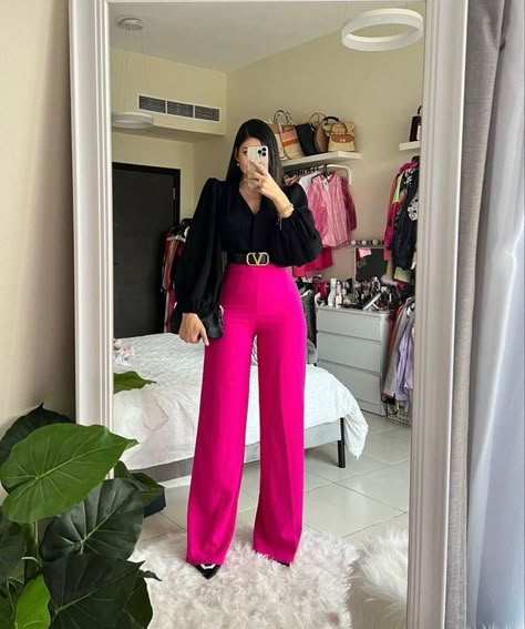 How To Style Pink Trousers Women, Pink Wide Leg Pants Outfit High Waist, Pink Dress Pants Outfit Business Casual, Outfit Pantalon Rosado, Pink Silk Pants Outfit, Pink Formal Pants Outfit, Pink Work Pants Outfit, Pink Slacks Outfit Work, Pink Pant Suit For Women