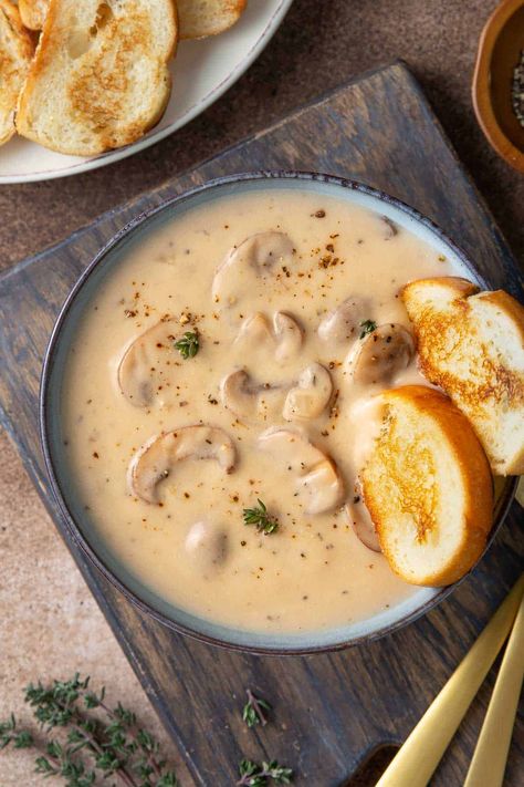 Easy Cream Of Mushroom Soup, Mushroom Cream Soup, Homemade Cream Of Mushroom Soup, Homemade Cream Of Mushroom, Creamy Mushroom Soup, Mushroom Soup Recipes, Homemade Soup Recipe, Cream Of Mushroom Soup, Food Receipt