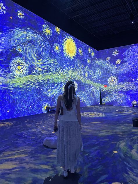 Van Gogh Immersive Experience, Van Gogh Exhibit, W Pictures, Van Gogh Exhibition, Museum Outfit, Types Of Aesthetics, Starry Night Art, Interactive Museum, Vincent Van Gogh Art