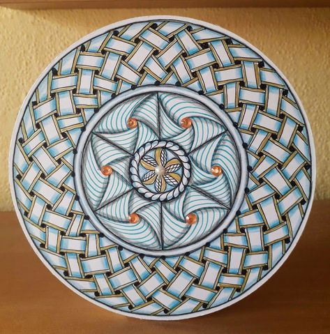 zendala rond Zendala Patterns, Colored Zentangle, Knot Drawing, Celtic Knot Drawing, Dye Inspiration, Gold Pen, Zen Doodle, Class Ideas, Zentangle Patterns