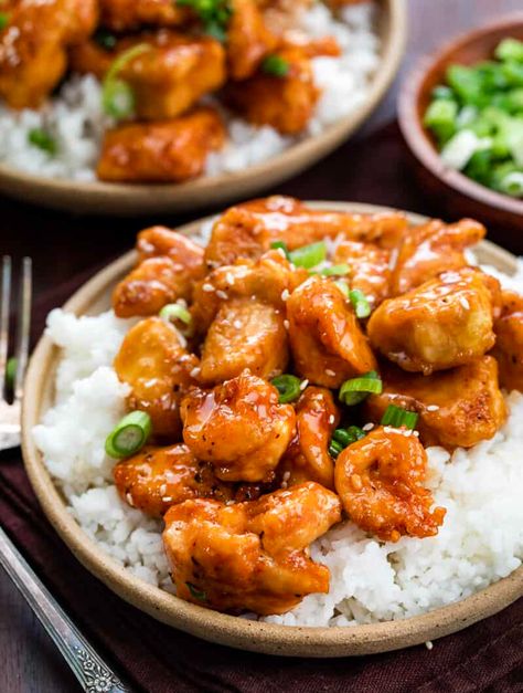 Meals With Sweet Chili Sauce, Sweet And Spicy Chicken Bowl, Chicken In Sweet Chili Sauce, Sweet Chili Chicken And Rice, Sweet Chilli Chicken Rice Bowl, Thai Chili Chicken Recipes, Delicious Dinner Recipes Winter, Thai Chili Sauce Recipe Chicken, Franks Sweet Chili Sauce Recipes