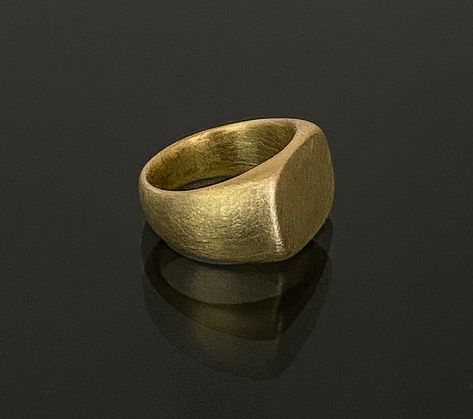 #18k #goldring #signet #ring #unisex #statementring #pinkyring #handmadejewellery by #goldartjewelry Gold Ring For Men, Wide Wedding Rings, Antique Style Jewelry, Sterling Silver Mens Rings, Mens Gold Rings, Square Top, Solid Gold Chains, Handmade Fine Jewelry, Gold Signet Ring