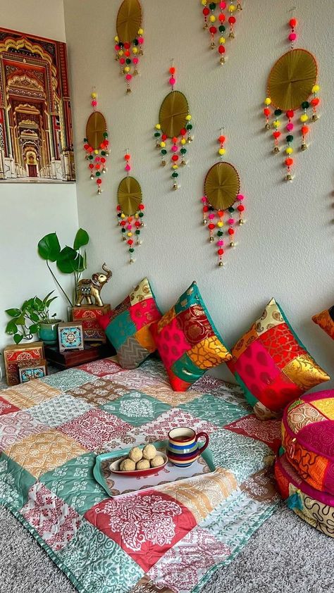 Bed Rooms Decorations Ideas, Rajasthani Room Interior, Rajasthani Room Decor, Indian Room Decor Ideas Bedroom, Rajasthani Home Decor, Lucky Ali, Indian Diy, Diy Room Decor For Girls, Room Decor For Girls