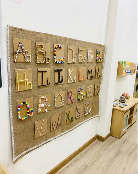 Childcare Rooms, Reggio Emilia Classroom, Reggio Inspired Classrooms, Eyfs Classroom, Reggio Classroom, Preschool Rooms, Preschool Classroom Decor, Montessori Classroom, Home Daycare