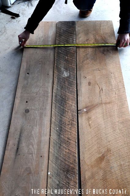 Barn Wood Coffee Table, Barn Board Projects, Barnwood Coffee Table, Barnwood Ideas, Barnwood Projects, Barn Wood Ideas, Wood Coffee Table Rustic, Plumbing Pipe Furniture, Beach Coffee