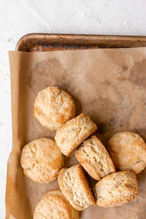 Use up some of that sourdough starter discard in these buttery, flaky, delicious sourdough biscuits! Packed with flavor from your tangy sourdough starter, these ultimate flaky buttermilk biscuits are the best you'll ever have. Buttermilk Bisquits, Buttermilk Sourdough, Sourdough Discard Biscuits, Discard Biscuits, Beef Biryani Recipe, Flaky Buttermilk Biscuits, Beef Biryani, Sourdough Biscuits, Biscuits From Scratch