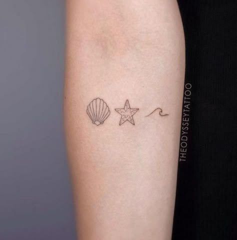 Cute Sea Life Tattoos, Small Holiday Tattoos Simple, Cute Holiday Tattoos, Small Starfish Tattoo Simple, Small Bell Tattoo, Starfish Tattoo Ideas, Small Sea Life Tattoos, Simple Starfish Tattoo, Tiny Starfish Tattoo