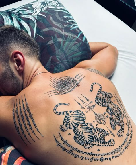 Sak Yant Back Tattoo, Back Tattoo Men, Mandala Tattoos For Women, Dragon Tattoo Arm, Buddhist Tattoo, Bamboo Tattoo, Occult Tattoo, Bike Tattoos, Sak Yant Tattoo