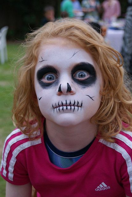 Halloween Face Paint Ideas, Scary Face Paint, Skeleton Face Paint, Zombie Make Up, Pirate Makeup, Halloween Makeup For Kids, Halloween Face Paint, Creative Halloween Makeup, Face Paint Ideas