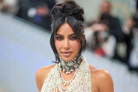 Kim Kardashian Wears Pearl-Covered Dress for the 2023 Met Gala Met Gala Hair 2023, Kim Kardashian Hair Styles, Kardashian Hair Styles, Met Gala Hair, Gala Hair, Kim Kardashian Hair, Kardashian Hair, Rich Kids Of Instagram, Western Outfits Men