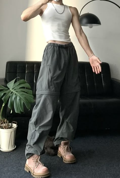 Feminine Clothes On Men, Men With Feminine Clothes, Men’s Gym Outfits Aesthetic, Twink Outfit Men Casual, Feminine Boys Style, Feminine Man Aesthetic, Mens Feminine Fashion, Feminine Guy Outfits, Rave Fits For Guys