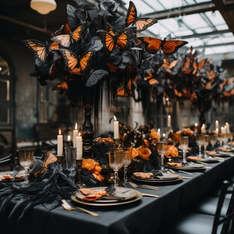 Halloween Elegant Decor, Dark Academia Table, Dark Academia Dining Room, Décoration Table Halloween, Moody Halloween, Enchanted Halloween, Halloween Centerpieces, Butterfly Halloween, Halloween Dinner Party