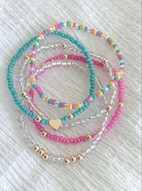 Colourful Bead Bracelets, Summer Bracket Stack, Summer Jewelry Bracelets, Seas Bead Bracelets, Beaded Summer Bracelets, Summer Bracelets Beads, Cute Bead Bracelet Ideas, Cute Beaded Bracelet Ideas, Cute Summer Bracelets