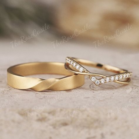 2pcs Couple Rings Set Solid Gold Mens Wedding Band Moissanite Curved Wedding Ring Couple Rings Set For Men and Women Anniversary Gift For Him ITEM DETAILS ●Available in yellow, white or rose solid 10k, 14k or 18k gold. This ring can be made in Platinum. ❀❀Men's wedding band Band width: Around 3.6mm ❀❀Women wedding band Shape: Round shape Weight: about 0.19ct Band width: Around 1.5mm Visit my shop for more jewelry: https://www.etsy.com/shop/TheRoseCastle if you would like to customize your unique ring, you may contact us about your ideas and pictures. Hope I could get the chance to create fabulous rings for you! ❀Production ---- This ring is handmade and very good quality! Please allow 2-4 weeks for production. It can be made to any ring size.  ❀Engraving service We accept the engraving ord Wedding Couple Rings Gold Design Unique, Promise Ring Matching, Twin Rings Wedding, Wedding Bands For Him And Her, Mens Wedding Rings Unique Gold Bands, Rings Wedding Couple Unique, Wedding Rings Ideas Couple, His And Hers Rings Wedding, Gold Wedding Bands His And Hers