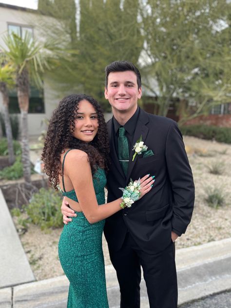 Dark Prom Suits For Men, Suit To Match Green Dress, Tux To Match Emerald Green Prom Dress, Male Prom Outfits Green, Dark Green Prom Aesthetic, Senior Prom Tux Ideas, Green And Black Prom Suit, Prom Tux 2024, All Black Suit With Green Tie