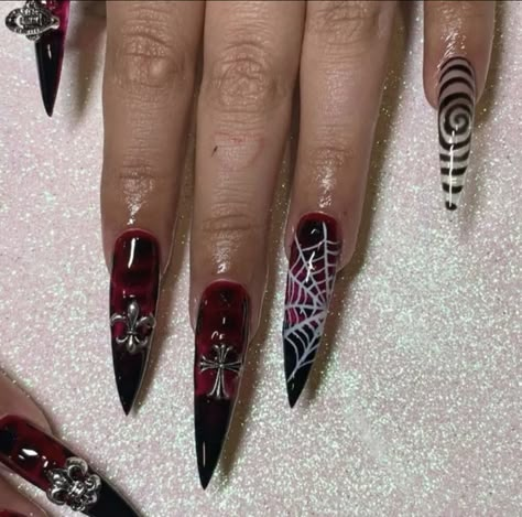 Stilettos Nails, Red Stiletto Nails, Vampire Nails, Horror Nails, Holloween Nails, Black Stiletto Nails, Long Stiletto Nails, Black Acrylic Nails, Red Acrylic Nails