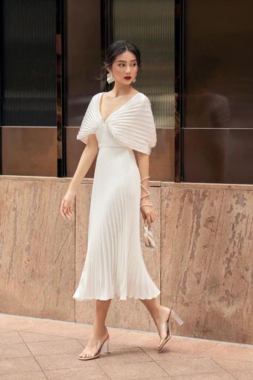 Dresses – VAST فستان سهرة, Grad Dresses, Dress Silhouette, Midi Maxi Dress, Classic Dress, Classy Dress, Elegant Outfit, Evening Party, Guest Dresses