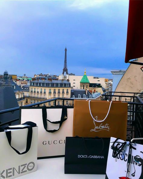 Boujee Lifestyle, Mode Prints, Luxury Lifestyle Fashion, Luxury Lifestyle Women, Rich Girl Aesthetic, Rich Girl Lifestyle, Expensive Taste, Paris Mode, Rich Lifestyle