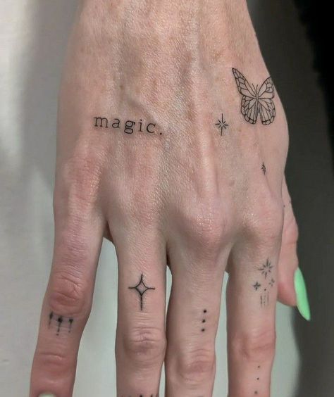 Tato Minimal, Hand And Finger Tattoos, Handpoke Tattoo, Petite Tattoos, Small Hand Tattoos, Hand Tattoos For Guys, Discreet Tattoos, Subtle Tattoos, Aesthetic Tattoo