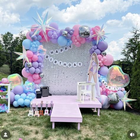 Taylor Swift Piñata Ideas, Taylor Swift Theme Birthday Party, Taylor Swift Cumpleaños, Taylor Swift 5th Birthday Party, Taylor Swift Balloon Arch, Swiftie Birthday Party, Taylor Swift Birthday Theme, Taylor Swift Party Ideas Decoration, Vintage Birthday Decorations