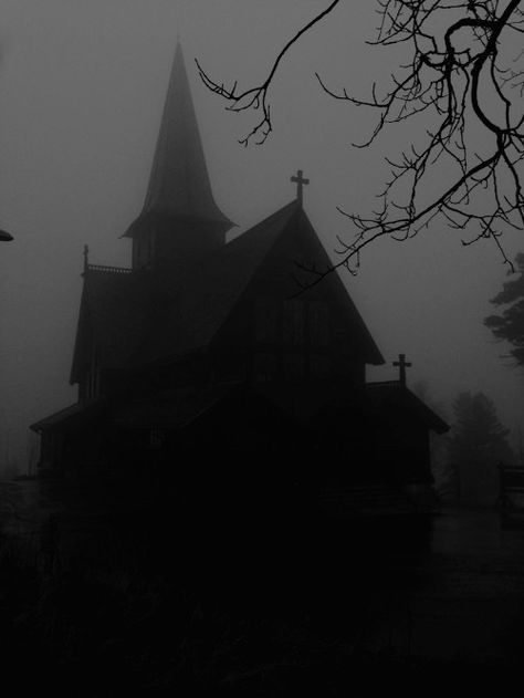 Vampcore Aesthetic, Gothic Photos, Styl Goth, Paradis Sombre, Darkcore Aesthetic, Gothic Aesthetic, Gothic Horror, Dark Gothic, Witch Aesthetic