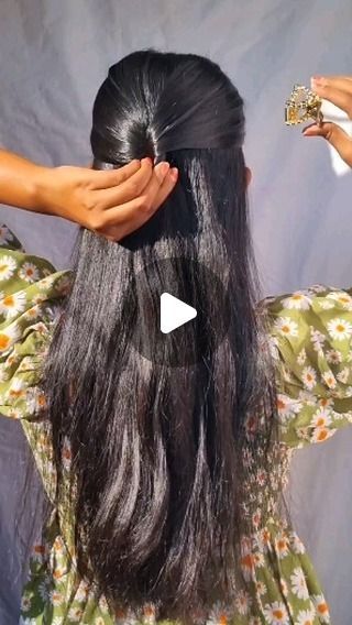 Black Saree Accessories Ideas, Simple Ponytail Hairstyle, Hair Styles On Saree Simple, Hair Styles For Saree Hairstyles Simple, Desi Hairstyles Short Hair, Simple Easy Hairstyles For Medium Hair, Easy Hairstyles For Saree, Hair Styles For Saree, Hairstyles For Saree Look