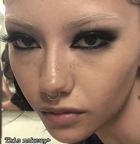 Maquillage Goth, Maquillage On Fleek, Medusa Piercing, Alt Makeup, Swag Makeup, Dope Makeup, Edgy Makeup, Black Makeup, Goth Makeup