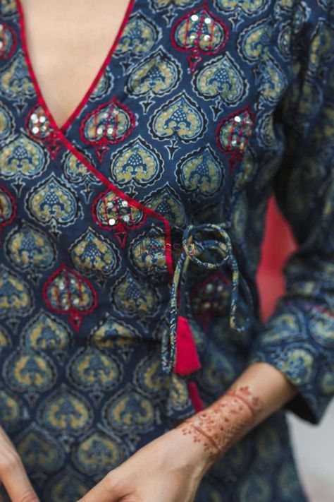 Wa287a Oxford Blue Ajrakh Kurta Closeup 2 Linen Style Fashion, Silk Kurti Designs, Angrakha Style, Kurta Patterns, Fashionable Tops, Churidar Designs, Blue Kurta, Simple Kurta Designs, Simple Kurti Designs