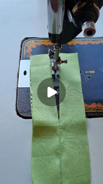 Jass Designer on Instagram: "✨Sewing Tips And Tricks✨ Great Techniques . #sewing #stitching #trending #reel #jassdesigner #costura" Stitching Hacks, Sowing Tricks, Stitching Tips Sewing Hacks, Sewing Hacks Videos, Sewing Tricks, Sewing Tips And Tricks, Sewing Machine Stitch Practice, Gathering Stitch Sewing Machines, Button Sewing Technique