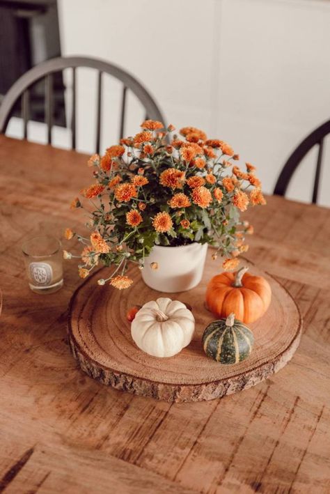 Autumn Decorations Indoor, Dekorasi Halloween, Outside Fall Decor, Fall Decor Inspiration, Interior Vintage, Fall Thanksgiving Decor, Fall Deco, Autumn Decorating, Fall Halloween Decor