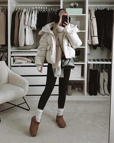 White Puffer Jacket Outfit Winter, White Puffer Coat Outfit, White Puffer Outfit, Puffy Coat Outfit, Puffer Jacket Winter Outfit, Stylish Outfits For Winter, White Puffer Jacket Outfit, Earmuffs Outfit, Puffy Jacket Outfit