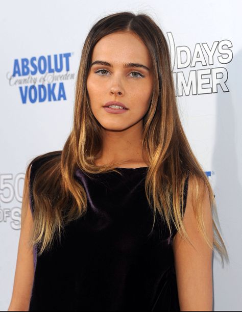 Isabel Lucas, Site Model, Gorgeous Gowns, Her Hair, Love Her, Beauty Makeup, Hair Makeup, That Look, Hair Cuts