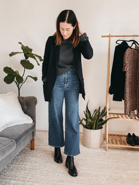 Ankle Boots Wide Leg Pants, Wide Leg Pants Shoes Outfit, What Shoes To Wear With Wide Leg Crop Pants, Wide Leg Pants Outfit Boots, Wide Jeans Outfit Fall, Wide Leg Jeans Ankle Boots, Wide Leg Pants Outfit 2023, Wide Leg Boots Outfit, Wide Leg Pants And Boots Outfit