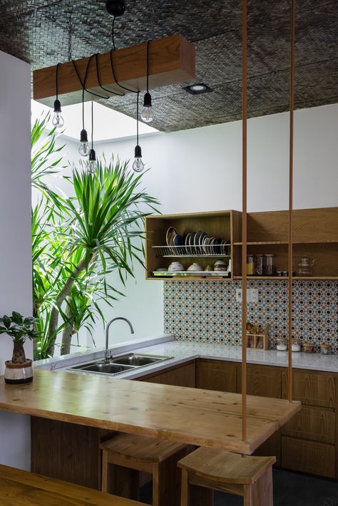 Gallery of 7x7 House / IZ Architects - 20 Tropical Kitchen, Tropical Interior Design, Modern Tropical House, Tropical House Design, Tropical Interior, Popular Interior Design, Tropical Living, Tropical Home Decor, Tropical Home