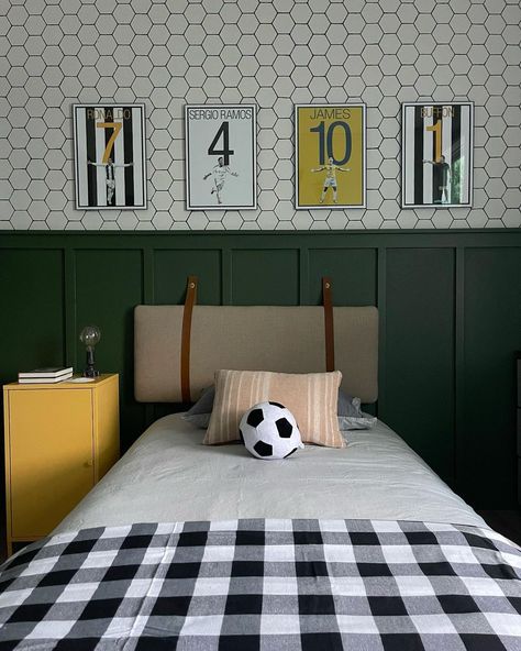 Soccer Bedroom Decor, Football Theme Bedroom, Boys Soccer Bedroom, Soccer Themed Room, Boys Football Bedroom, Boys Bedroom Green, Soccer Themed Bedroom, Green Boys Room, Soccer Bedroom