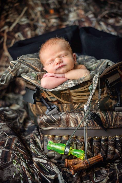 Hunting Baby Pictures, Hunting Baby Announcement, Country Baby Pictures, Hunting Photos, Diy Newborn Photography, Baby Boy Newborn Pictures, Hunting Baby, Newborn Photography Boy, Newborn Photo Shoot