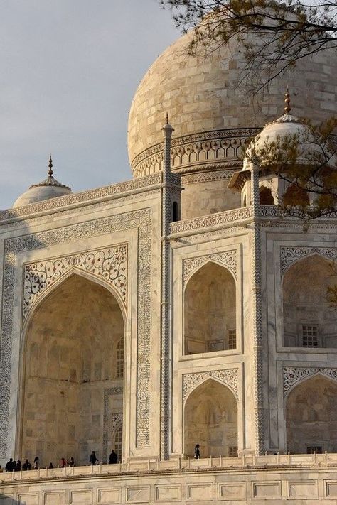 Aesthetic Taj Mahal, Taj Mahal Pictures, Taj Mahal Aesthetic, Desi Architecture, Delhi Taj Mahal, Private Driver, South Asian Aesthetic, Mosque Art, Private Car