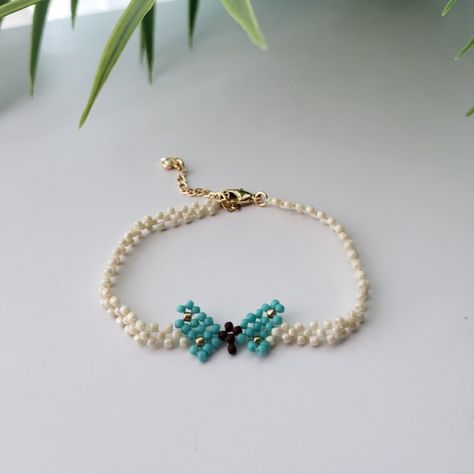 Beaded Butterfly Bracelet, Turquoise Butterfly, Beaded Butterfly, Bracelets Design, Beading Jewelery, Beads Bracelet Design, Handmade Jewelry Tutorials, Butterfly Bracelet, Seed Bead Bracelets