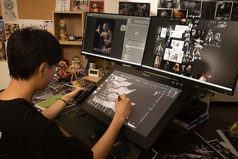 canvas. Digital Artist Pc Setup, Art Studio Digital, House Aesthetic Pictures, Drawing Set Up, Digital Artist Desk Setup, Digital Artist Setup, Digital Artist Workspace, Cintiq Workspace, Digital Art Setup