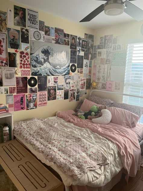 pink pretty feminine bed bedroom taylor swift Bedroom Taylor Swift, Soft Bedroom, Room Redesign, Pinterest Room Decor, Room Deco, Cute Room Ideas, Pretty Room, Dreamy Room, Room Design Bedroom