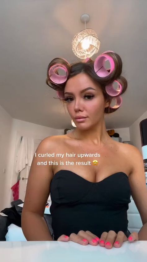 Sally Beauty - Curling Hair Upwards Bouncy Short Hair, Big Curls Tutorial, Curls Short Hair, Big Curls For Long Hair, Curling Fine Hair, Hair Rollers Tutorial, Curling Your Hair, Hair Down Styles, Kendall Jenner Hair