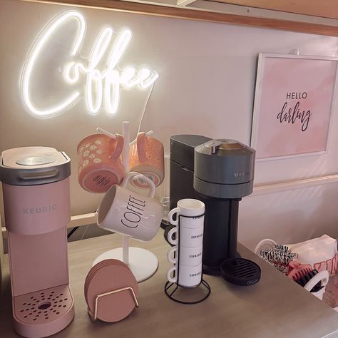 Keurig In Bedroom, Basement Beauty Salon Ideas, College Apartment Coffee Bar, College Coffee Bar, College Dorm Coffee Station, Pink Keurig Coffee Station, Pink Apartment Aesthetic Kitchen, Pink Coffee Bar Ideas, Small Office Coffee Station