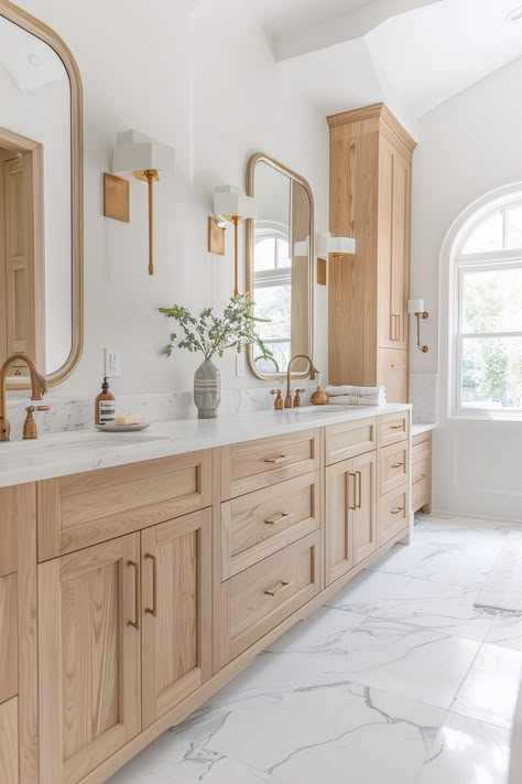 coastal master bathroom with white marble counter and gold hardware and lighting. New House Bathroom, Oak Bathroom, Large Bathroom, Bad Inspiration, Coastal Bathrooms, Master Bath Remodel, Beautiful Weather, Bathroom Inspiration Decor, Bathroom Renos