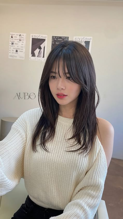 Asian Haircut, Hair Inspiration Long, Hairstyles For Layered Hair, Girl Haircuts, Haircuts For Medium Hair, Haircuts Straight Hair, Asian Hair, Haircuts With Bangs, Medium Hair Cuts