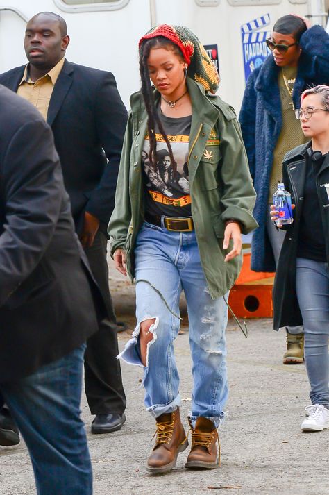 Inspo from our friends! Get a First Look at Rihanna's Costume in Oceans Eight Rihanna Costume, Oceans Eight, Bob Marley Shirts, Rasta Clothes, Looks Rihanna, Bob Marley T Shirts, November Fashion, Rihanna Outfits, Reggae Style