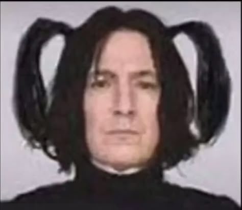 Snape Meme, Snape Funny, The Office Characters, Professor Severus Snape, Shadow Face, Harry Potter Severus, Harry Potter Severus Snape, Severus Rogue, Snape Harry Potter