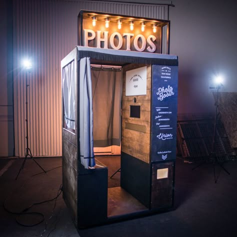 KENWOOD the best looking vintage style photo booth! Wedding Photo Booth Rental, Photo Booth Machine, Photo Booth Business, Photo Booth Design, Mirror Photo Booth, Visuell Identitet, Vintage Photo Booths, California Photos, Diy Photo Booth